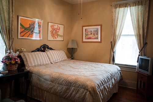 Arbor House Suites Bed And Breakfast San Antonio Exterior photo
